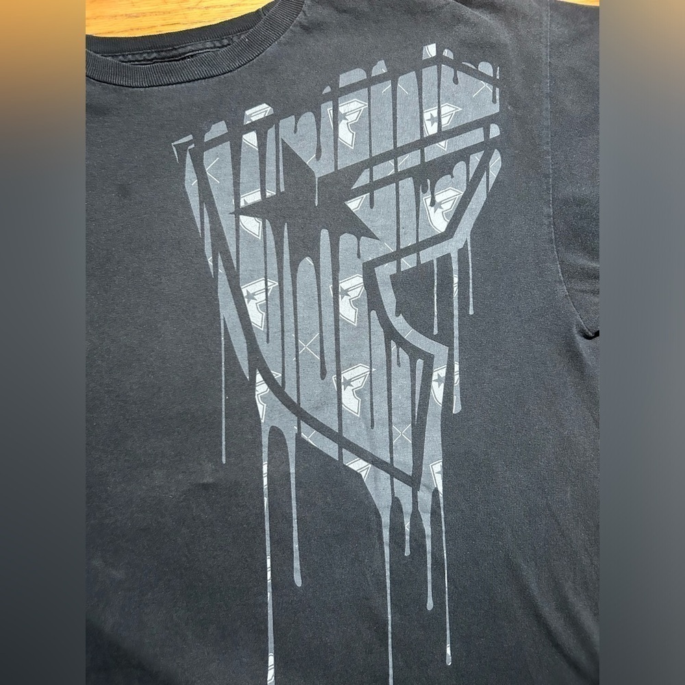 Y2K Famous Stars & Straps Graphic Tee XL - Picture 2 of 6
